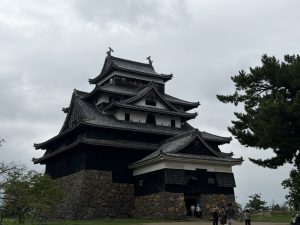 国宝・松江城天守の全景